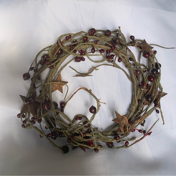 Rustic Berry and Vine Mini Grapevine Wreaths Set Pip-berries Stars 4-7” - Picture 8 of 8